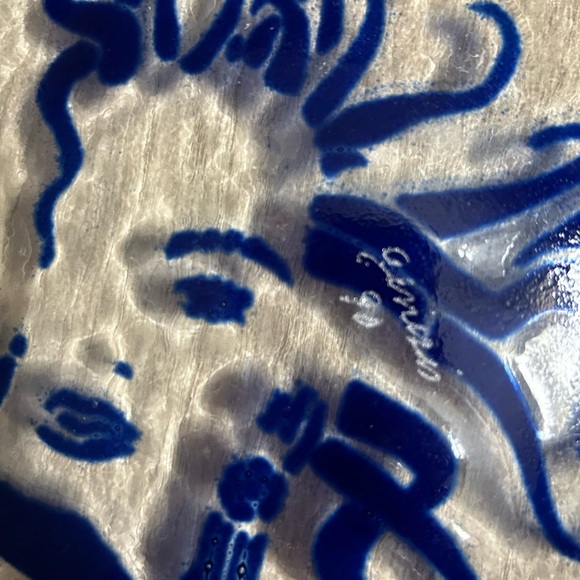 Clear 6 7/8” Round Art Glass Plate w/Blue Lady Design.  No chips/cracks. - Picture 5 of 6